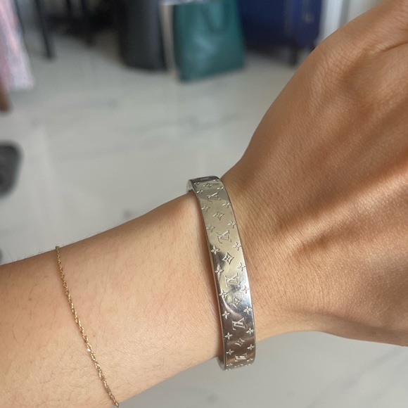 Louis Vuitton Nanogram Cuff - Picture 3 of 8